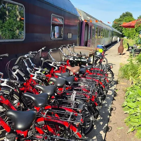 אכסניה Train *