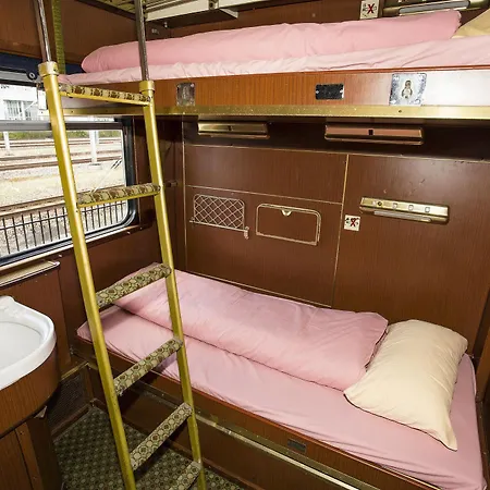 Vandrarhem Train *