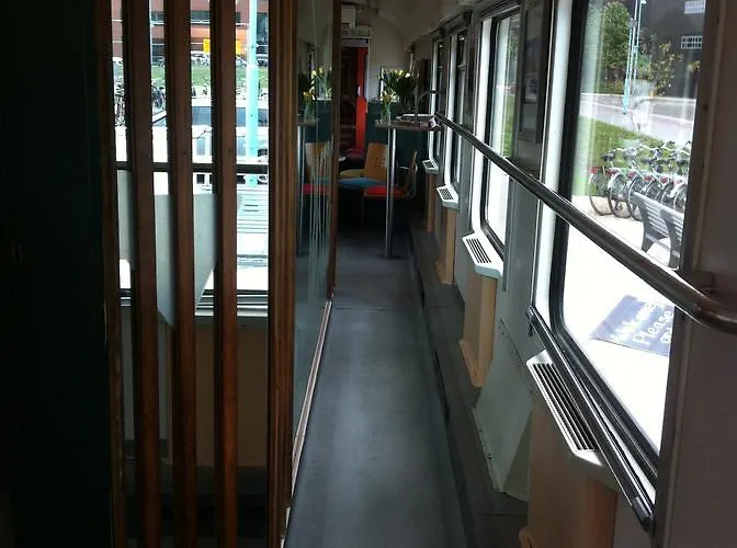 Train بيت شباب *