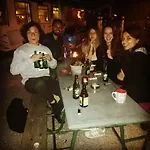 אכסניה Train *
